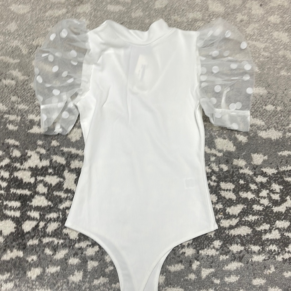 PUFF SLEEVE BODY SUIT SMALL